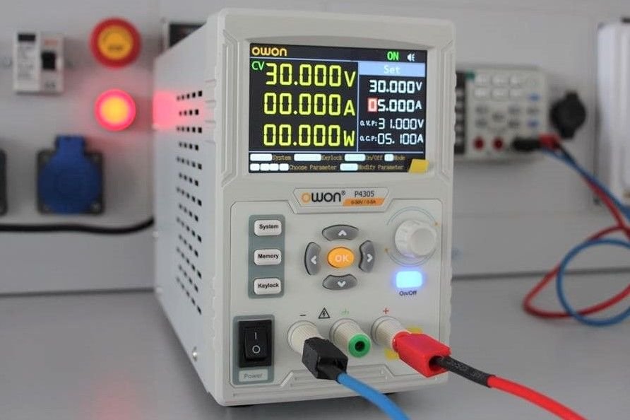 30V / 5A / 150W – DC Güç Kaynağı – Lineer – OWON P4305