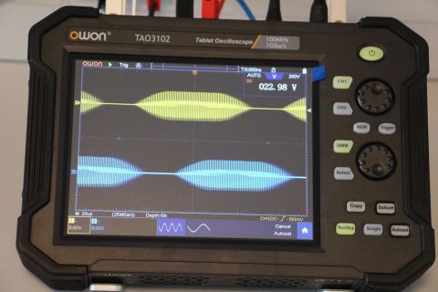 Osiloskop 100MHz – OWON TAO3102 – Multimetre – Tablet