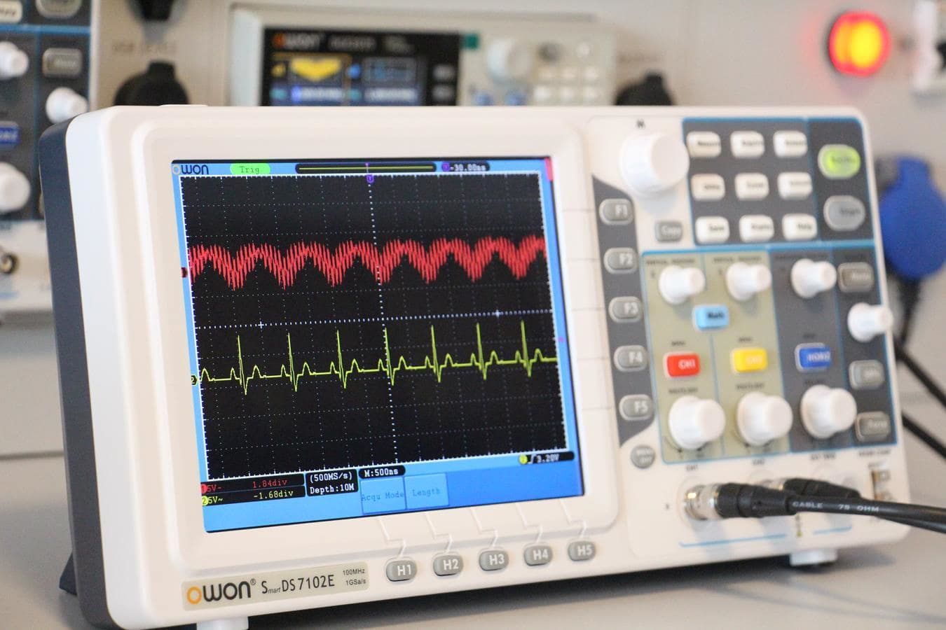 100 MHz 2 Kanal Osiloskop – SDS7102E