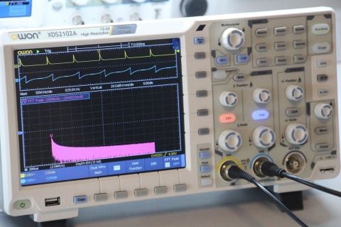 100 MHz 2 Kanal 12 Bit Osiloskop – XDS2102A
