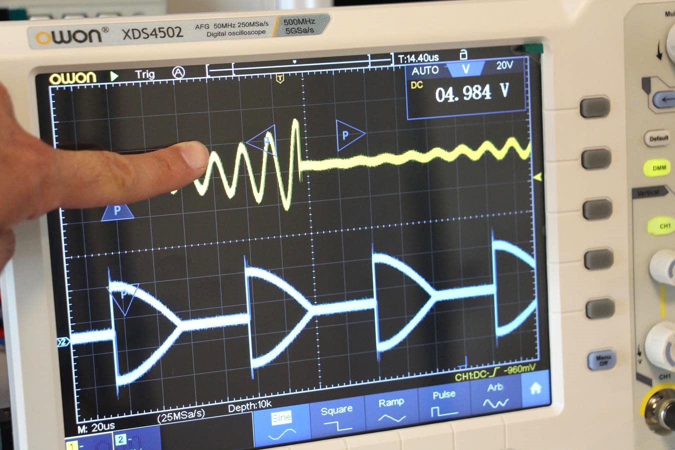 Owon XDS4502 Osiloskop – 500 MHz – 2 Kanal – 10.4” Dokunmatik (Full Paket)