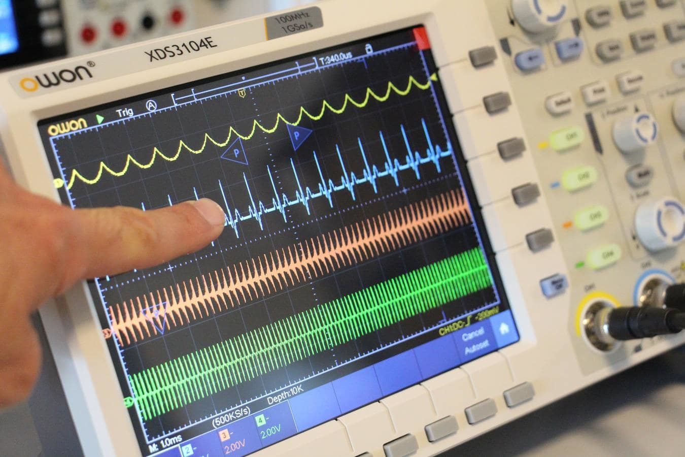 Owon XDS3104E Osiloskop 100MHz 4 Kanal 8'' DokEkran Decode