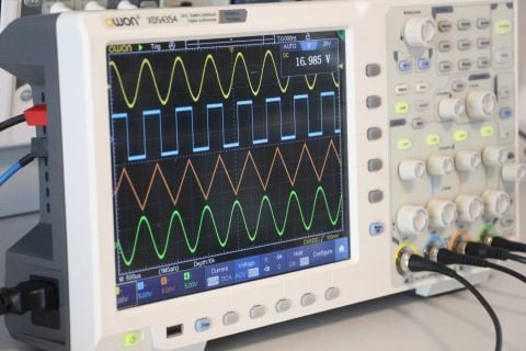 350 MHz 4 Kanal Osiloskop – XDS4354