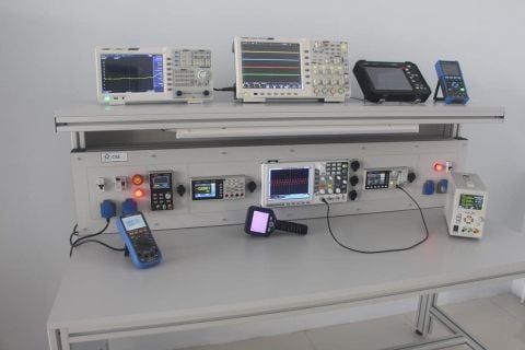 Laboratuvar Deney Masası