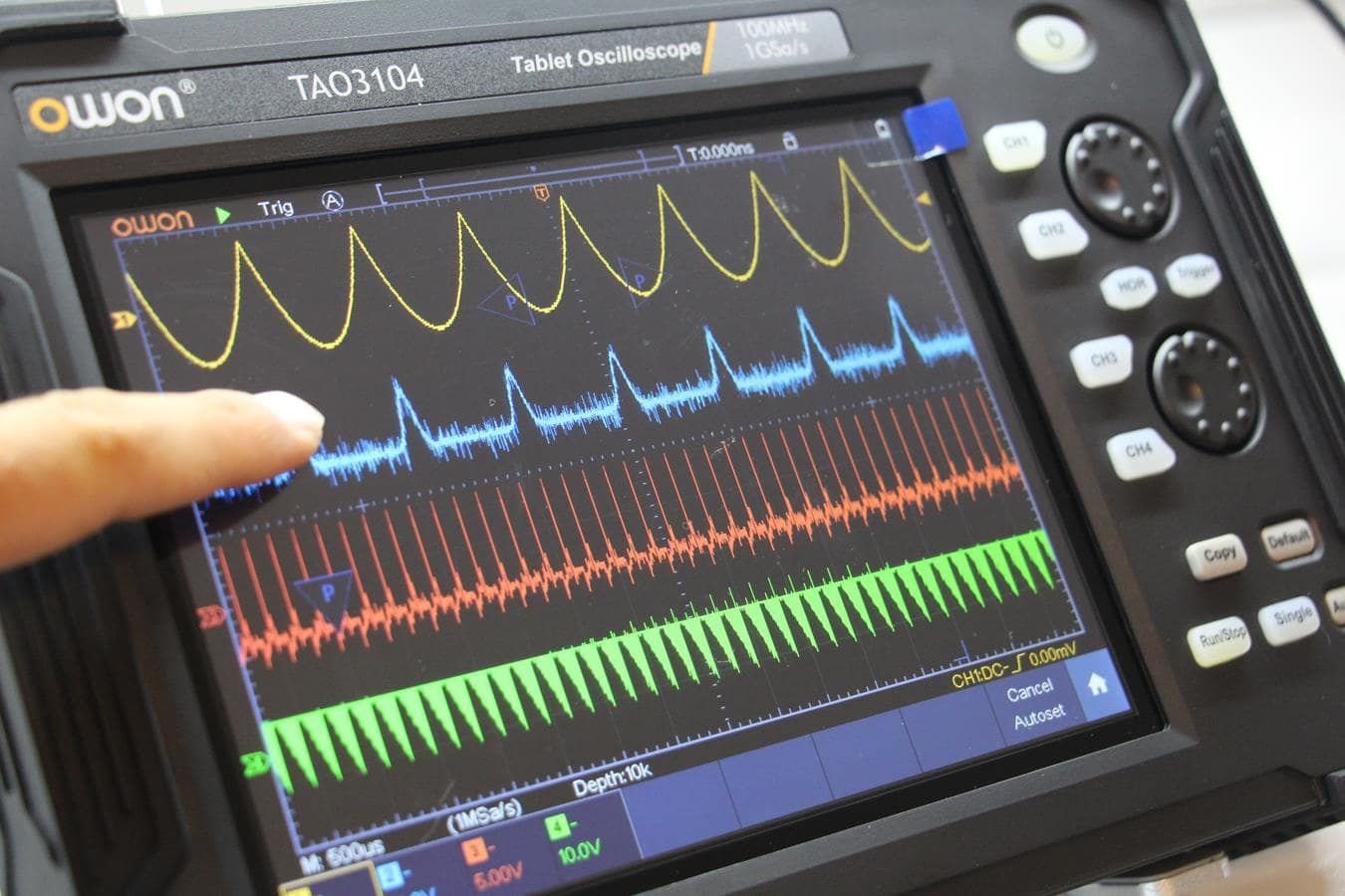 100 MHz 4 Kanal Osiloskop – Tablet – TAO3104