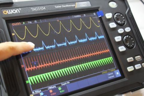 100 MHz 4 Kanal Osiloskop – Tablet – TAO3104