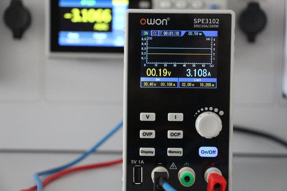 Owon SPE3102 DC Güç Kaynağı 30V/10A 200W