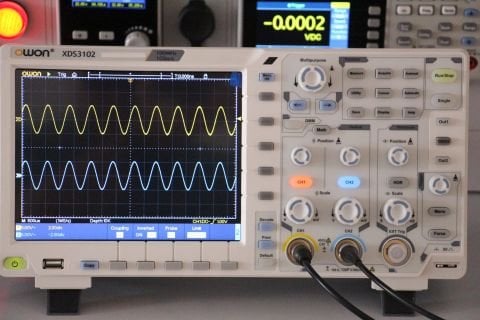 Osiloskop 100MHz – OWON XDS3102 – 2 Kanal – 8''