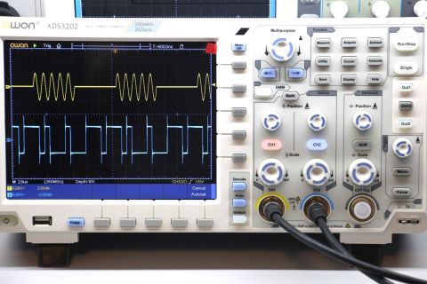 Owon XDS3202F Osiloskop – 200 MHz – 2 Kanal – 8” Dokunmatik Ekran (Full Versiyon)