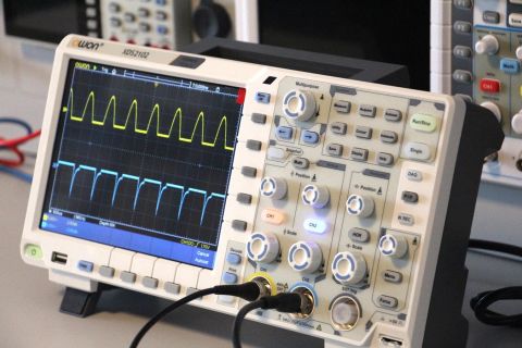 100 MHz 2 Kanal Osiloskop – XDS2102