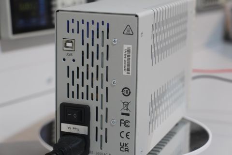 Owon SPS6051 Sessiz DC Güç Kaynağı 150W/61V/5,1A