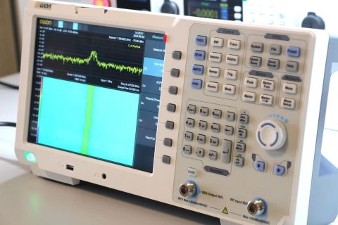 OWON XSA1075P-TG Spektrum Analizör – 7,5 GHz | 10,4” Dokunmatik Ekran