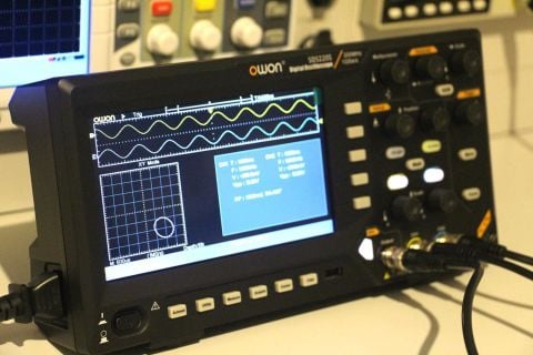 100 MHz 2 Kanal Osiloskop + Fonksiyon Jeneratörü – SDS210S