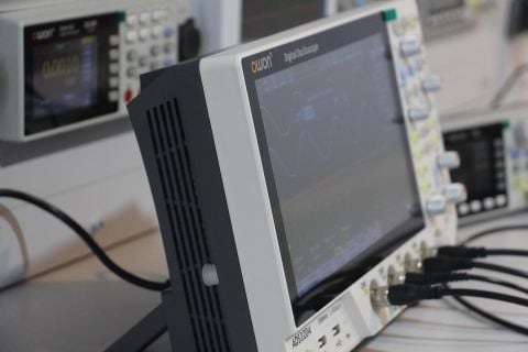 Owon ADS3204 Osiloskop-200MHz-4Ch-10''DokEkr