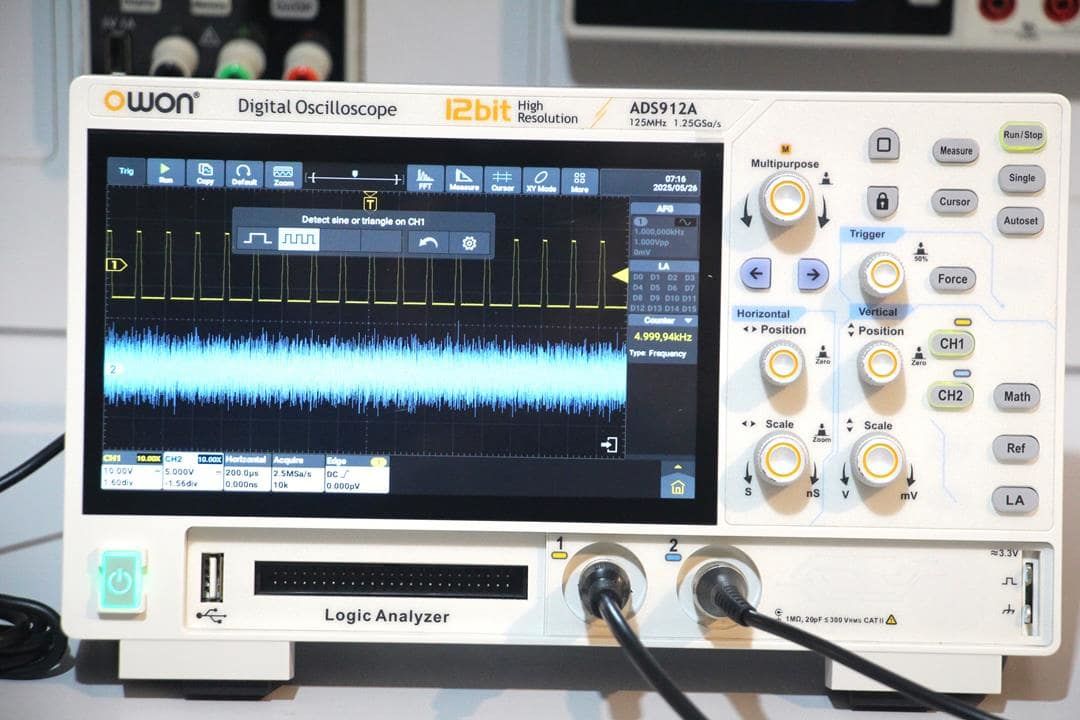 OWON ADS912A Osiloskop – 125 MHz – 2 Kanal – 7” Dokunmatik – 12-Bit – LA