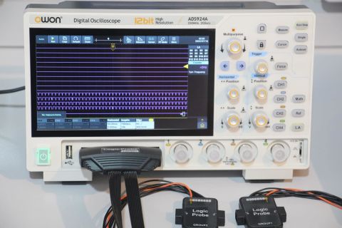 Owon ADS924A Osiloskop – 250 MHz – 4 Kanal – 7” Dokunmatik – 12-Bit – Lojik Analizör Destekli