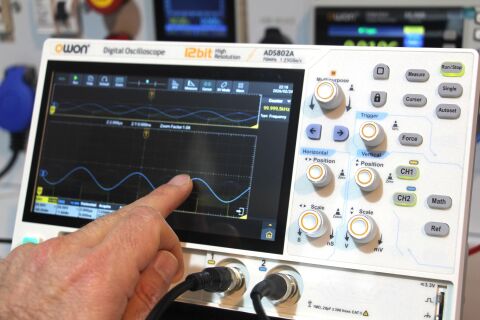 Owon ADS802A Osiloskop-70MHz-2Ch-7''DokEkr-12Bit