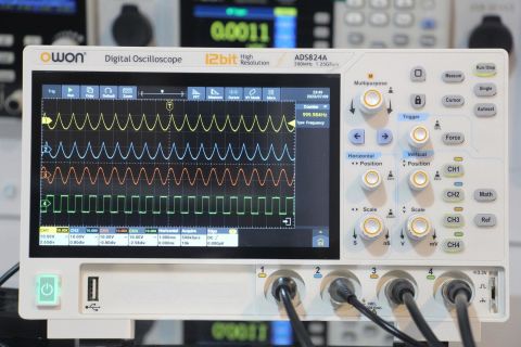 200 MHz 4 Kanal 12 Bit Dijital Osiloskop – ADS824A